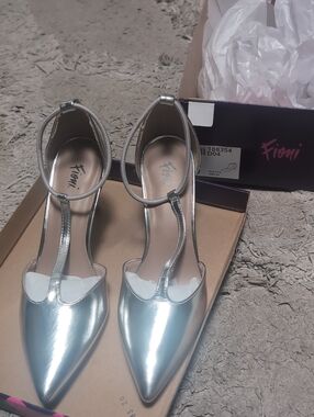 FIONI Clothing Metallic Silver T-Strap Pointed-Toe Heels